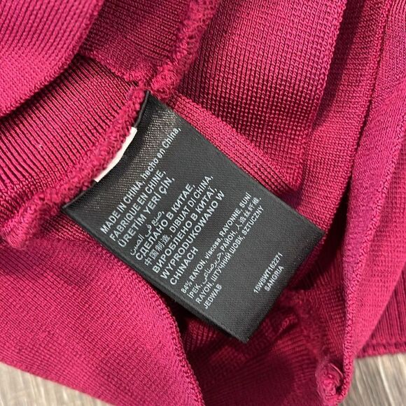 Bebe X-Small crop top in magenta/wine with gold button accent - Picture 6 of 7